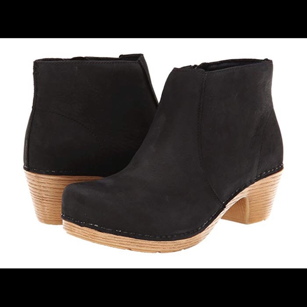 Dansko Maria black milled unbuckle boots size 40